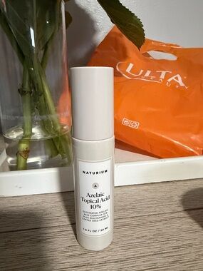 Naturium Azelaic Topical Acid 10% Serum - White